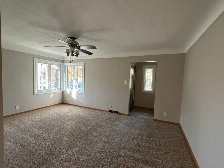 Entry and Living - 6038 Urbandale Ave