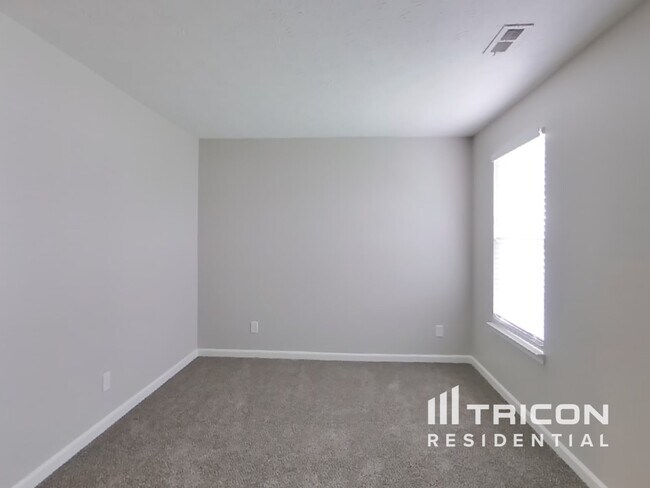 Building Photo - 10433 Long Branch Dr