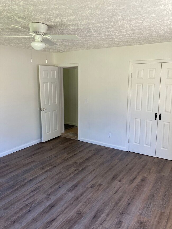 Building Photo - 3473/3475 Wax Rd.