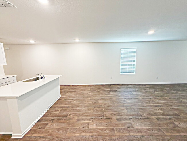 Building Photo - 5017 Pitch