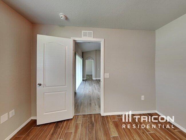 Building Photo - 1614 Taylor Landing Dr