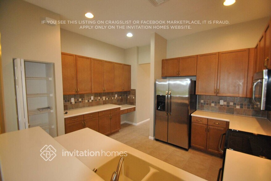 Building Photo - 9646 Savannah Estates Dr