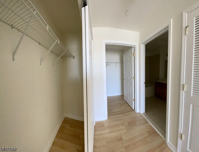 Building Photo - 358 Rector St