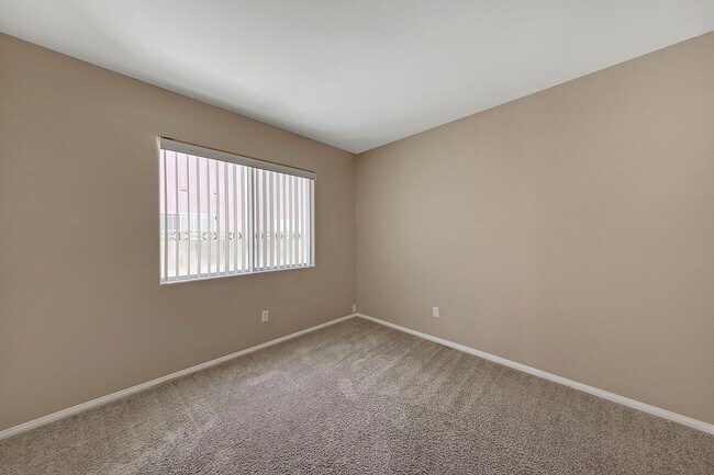 Building Photo - 151 Kachina Dr