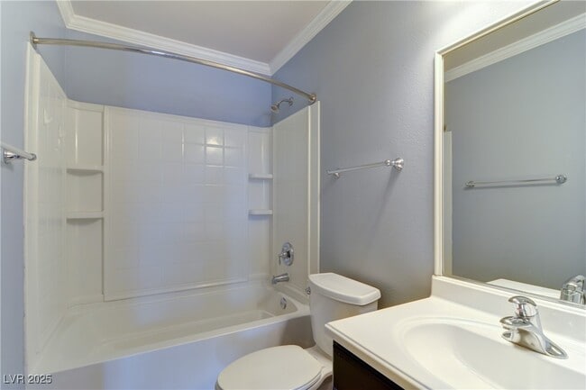 Building Photo - 389 Newbury Ct