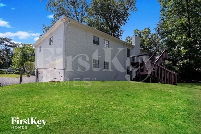 Building Photo - 601 Staffordshire Dr