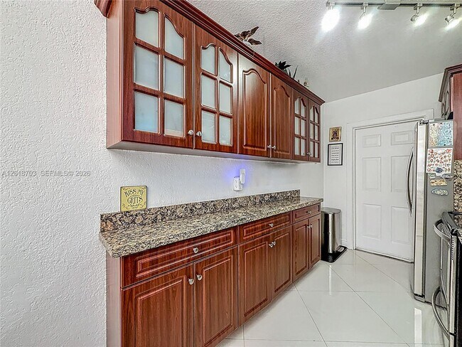 Building Photo - 2600 S Ocean Dr