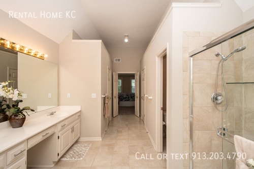 Building Photo - 11912 W 132nd St