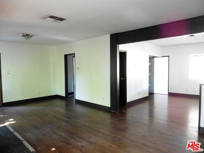 Building Photo - 5723 Stansbury Ave