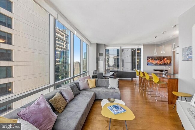 Building Photo - 1414 S Penn Square