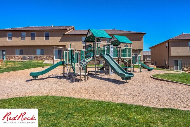 Building Photo - Dog Friendly, Pleasant 4 Bedroom, 2.5 Bathroom Townhome