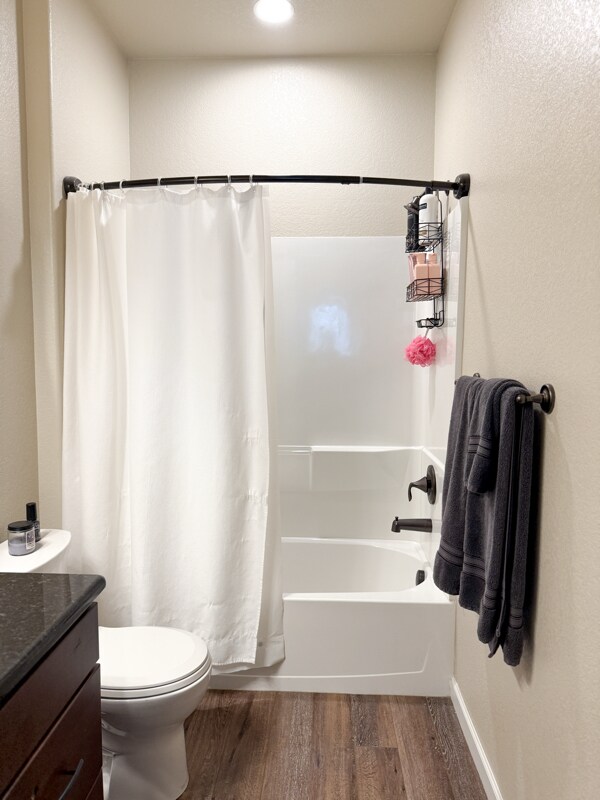 Building Photo - 724 Pioneer Dr