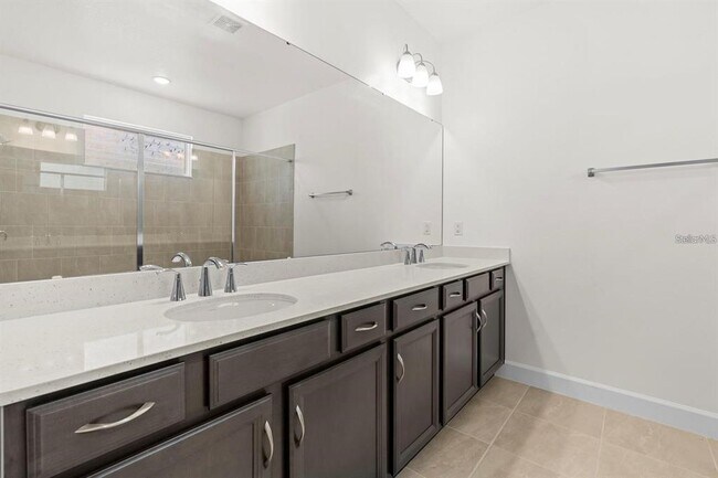 Building Photo - 933 Signet Dr