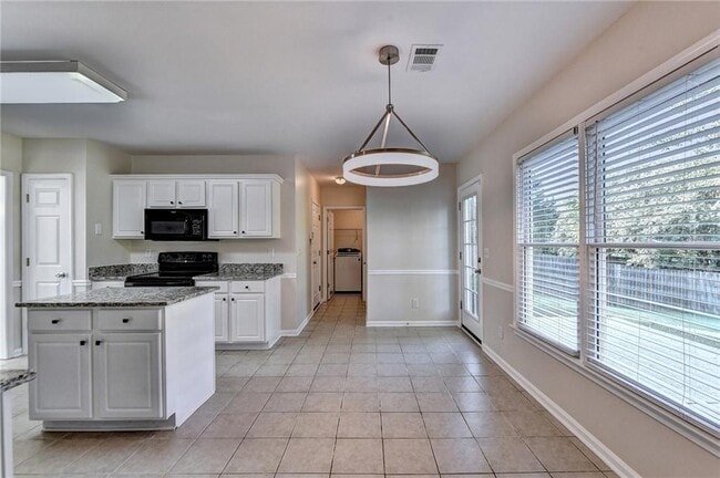 Building Photo - 3460 Maple Terrace Dr