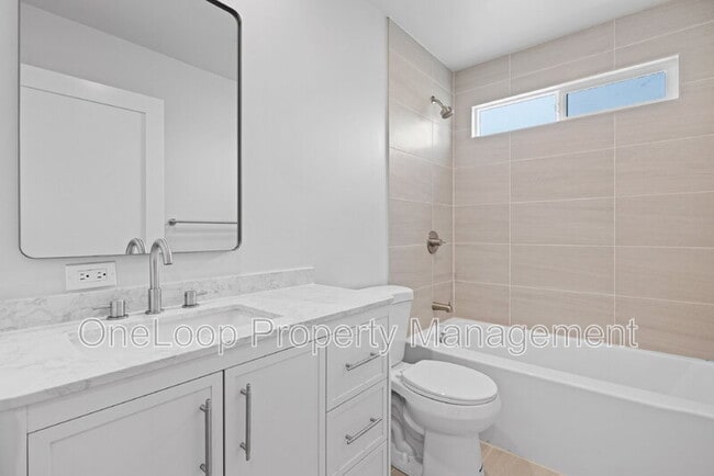 Building Photo - 6256 E Lake Dr