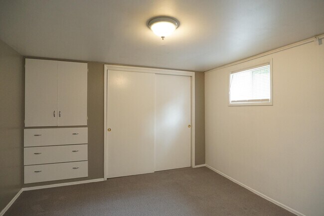 Building Photo - 329 Renton Ave S