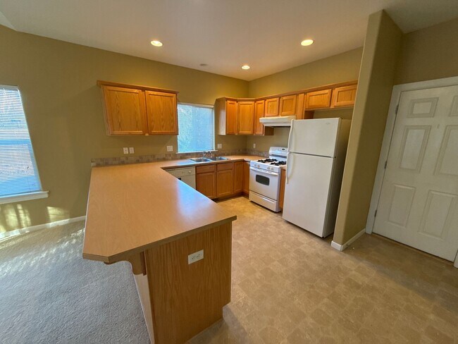 Building Photo - 21183 Copperfield Avenue
