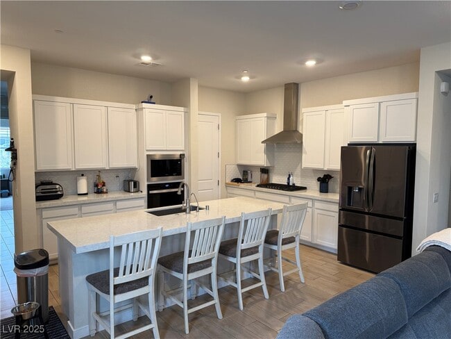 Building Photo - 815 Eaton Fls St