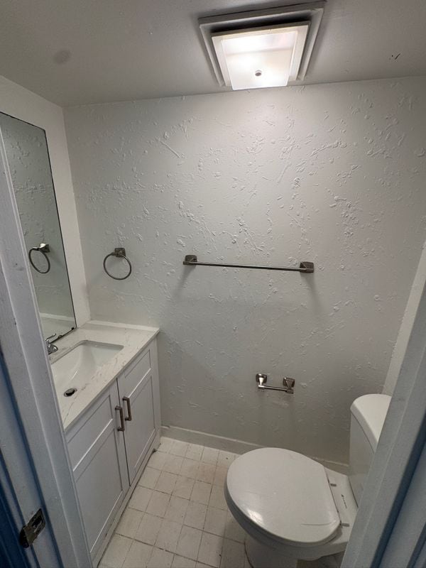 Building Photo - 1726 NE 3rd St