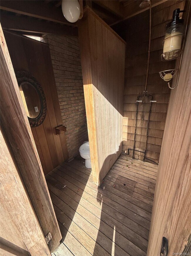 Building Photo - 2465 Fairway Dr