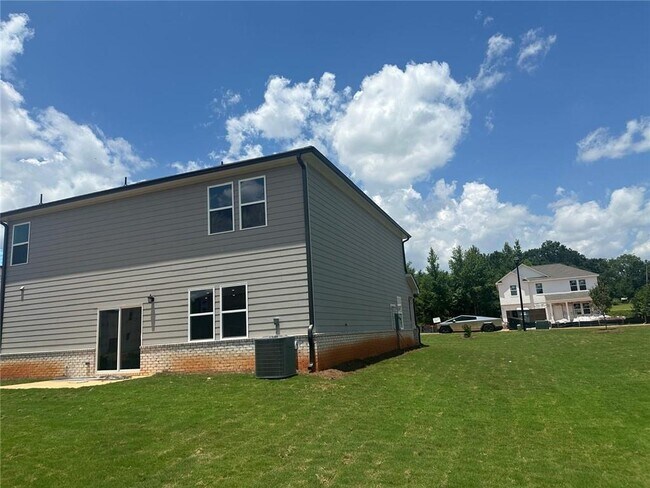 Building Photo - 220 Paisley Wy