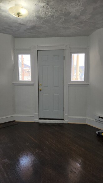 Building Photo - 226 Clymer St