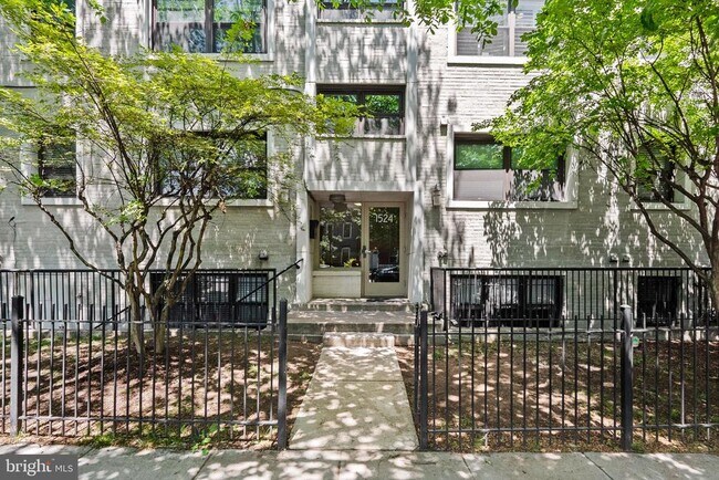 Building Photo - 1524 Independence Ave SE