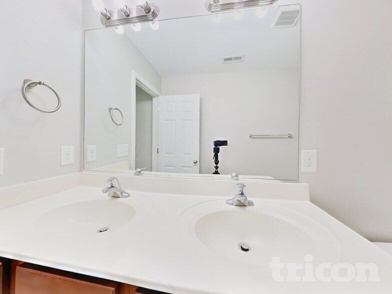 Building Photo - 4219 Patricia Ann Ct