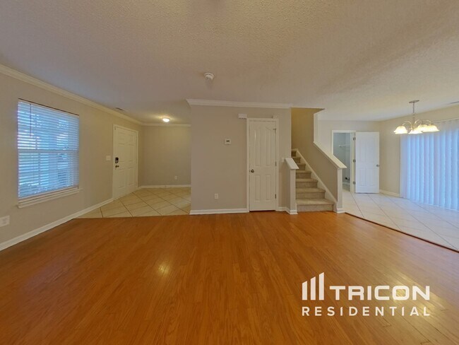 Building Photo - 2228 Meadecroft Rd