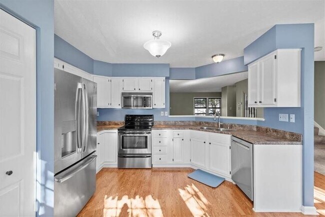 Building Photo - 102 Westbrooke Ln