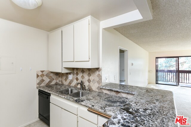 Kitchen - 7742 Redlands St