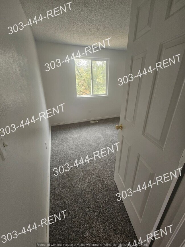 Building Photo - Beautifully Updated 4 Bed 2 Bath home in Denver