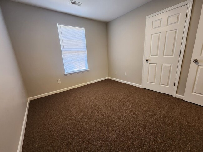 Building Photo - Goldfinch