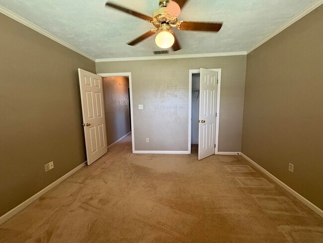 Building Photo - 460 Merlin Ct