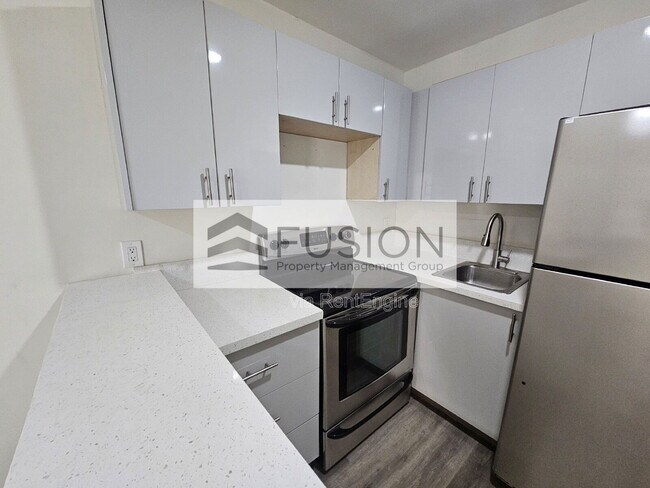 Building Photo - 1730 Acapulco Dr