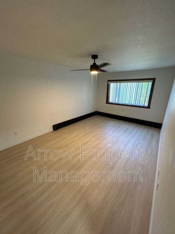 Building Photo - 215 E Arbor Ave