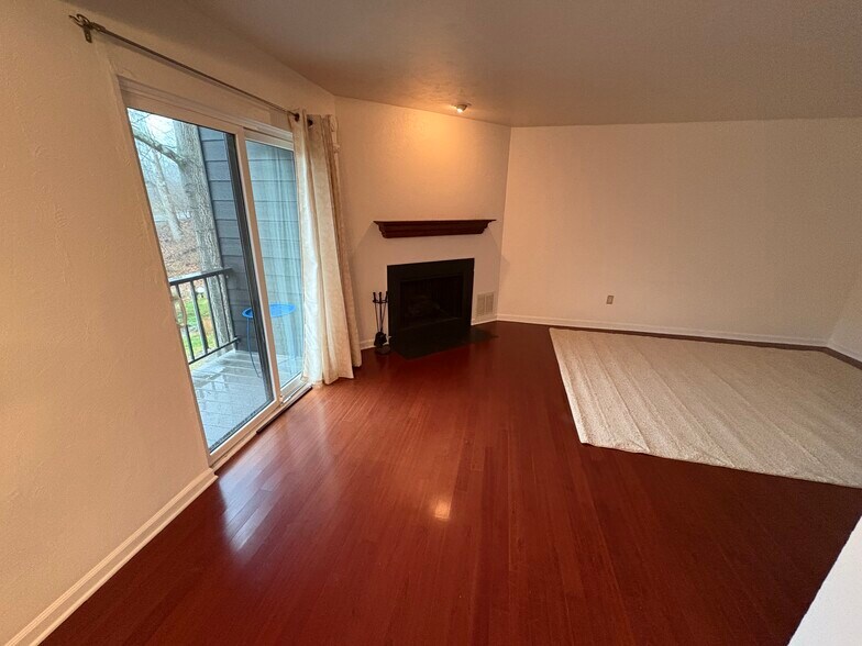 Building Photo - 109 Painters Xing