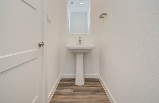 Building Photo - 10011 Angelina Wds Ln