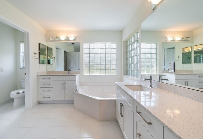 Building Photo - 474 Stonemont Dr