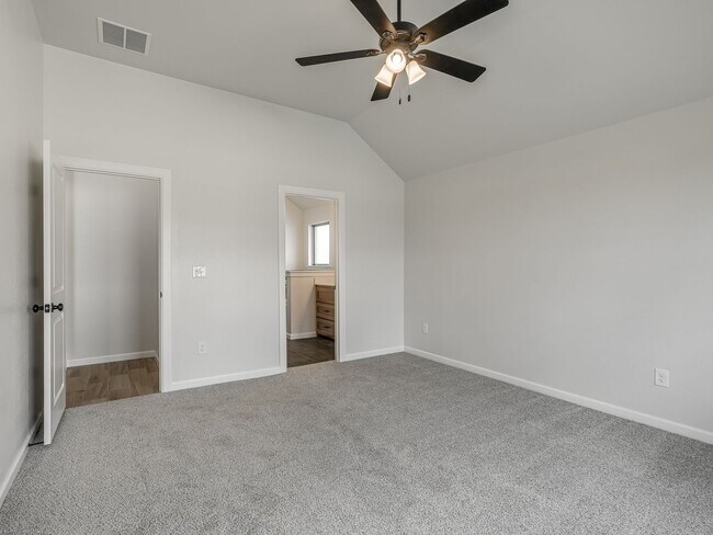 Building Photo - New Home In Yukon!
