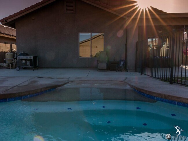 Building Photo - 4539 S Agave Ave