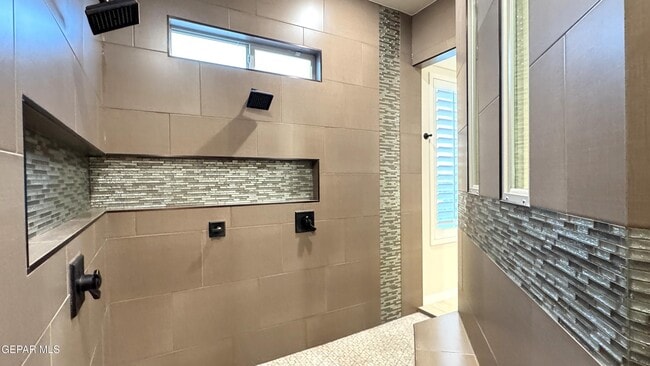 Building Photo - 12408 Fresh Water Dr