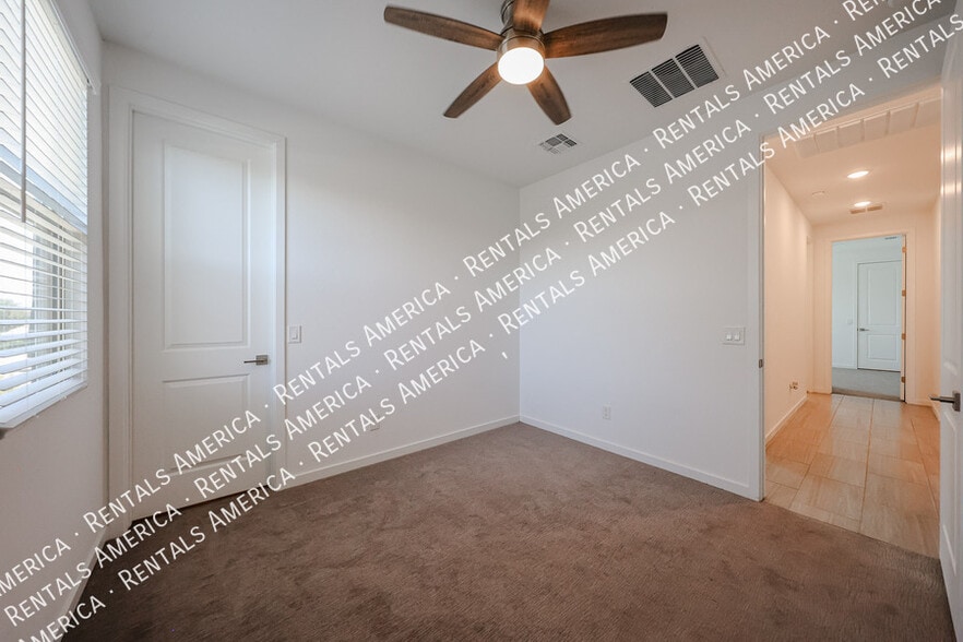 Building Photo - 40622 W Williams Way