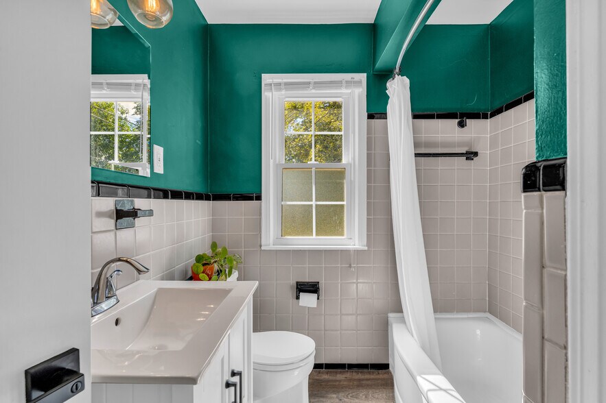 Building Photo - 3711 Normandy Rd