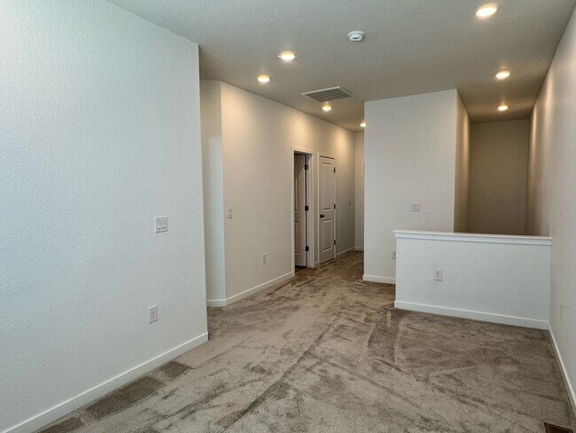 Building Photo - 7348 W Asbury Dr