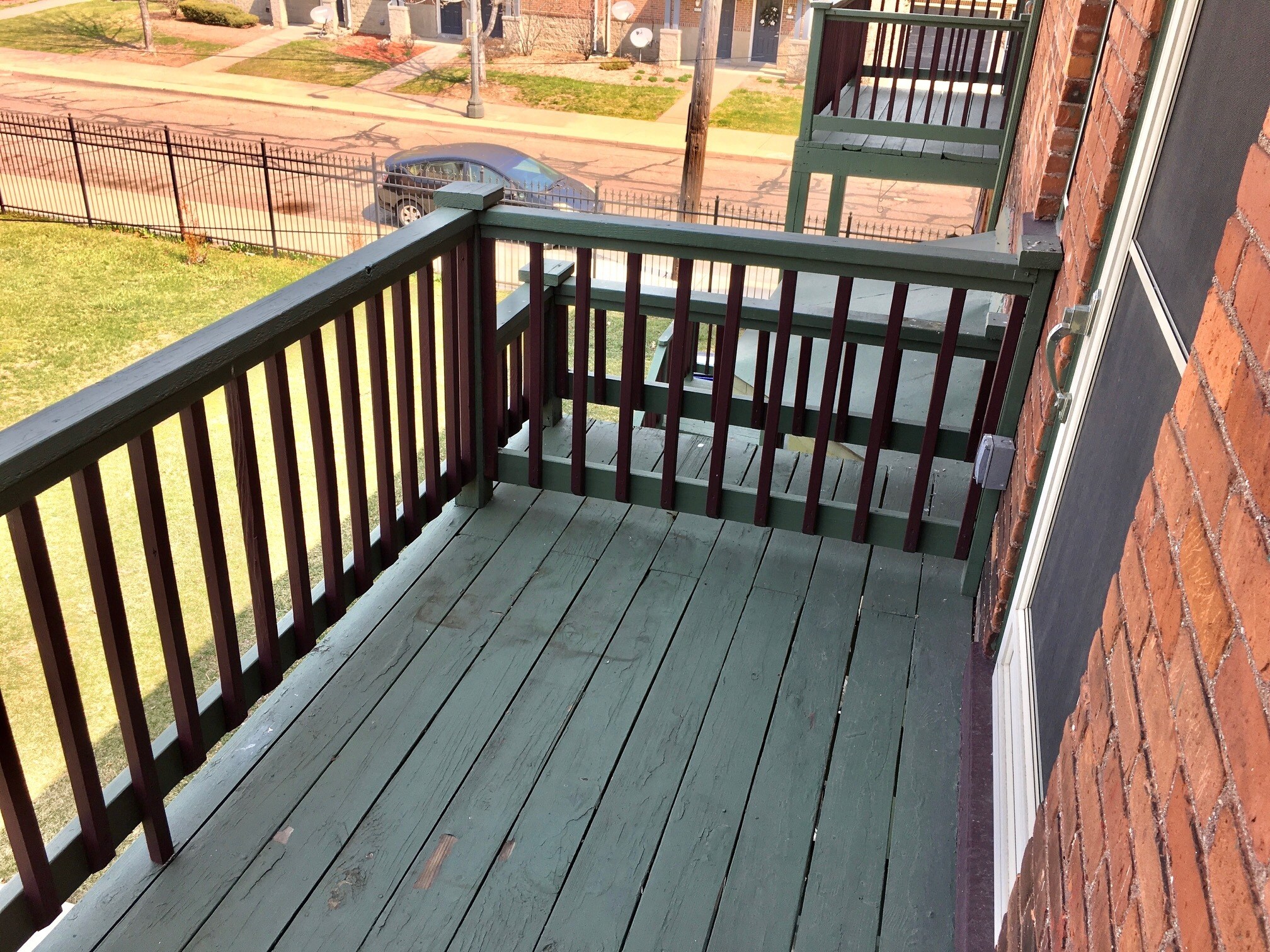Private Balcony - 455 E Ferry St