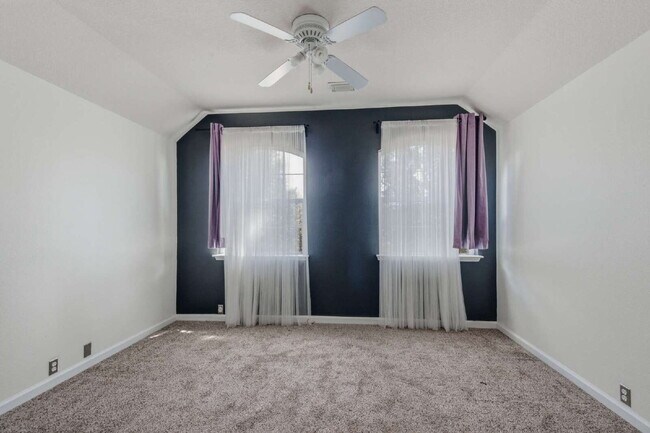 Building Photo - 11602 Canyon Mills Dr
