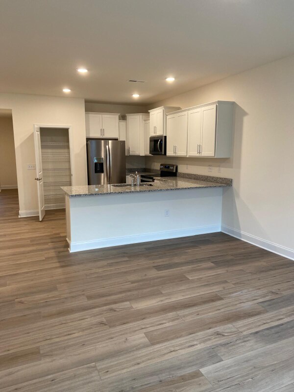 Building Photo - 488 Channel Drop Dr