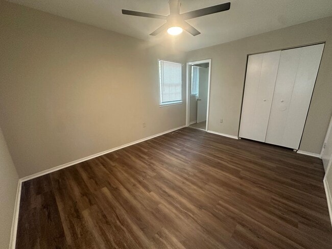 Building Photo - 705 Buena Vista Dr