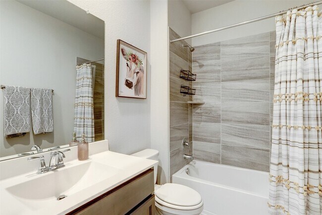 Building Photo - 16454 Rosary Pea Pl